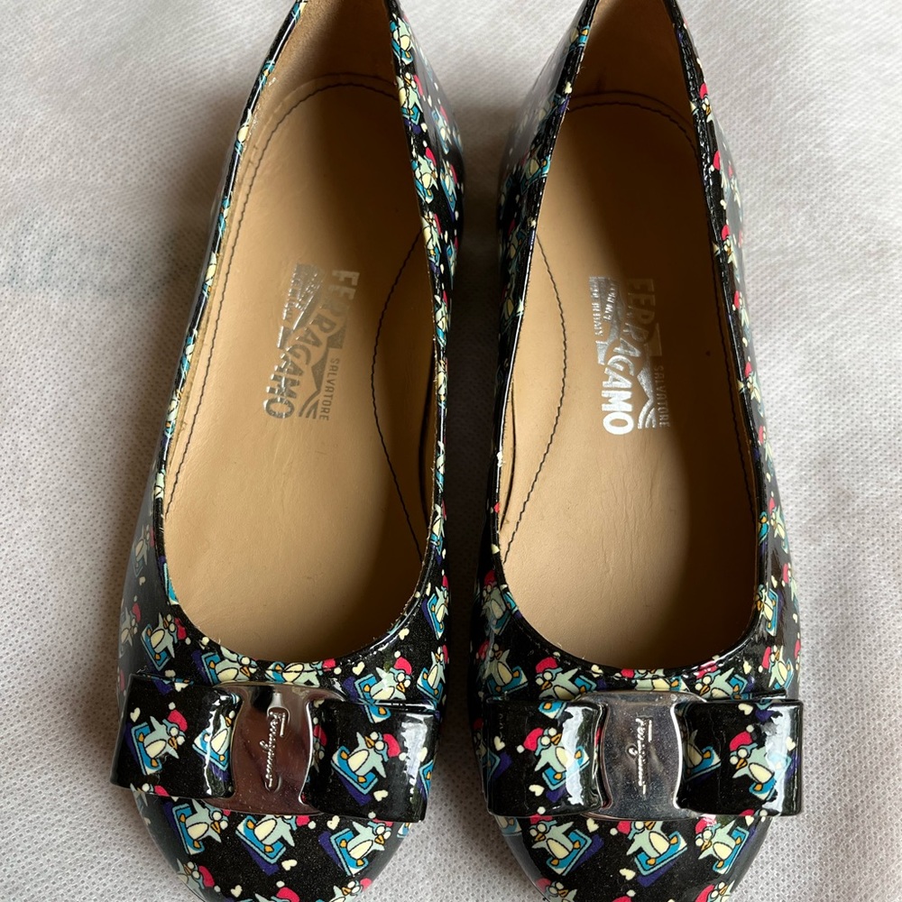 Ferragamo toddler flats size11